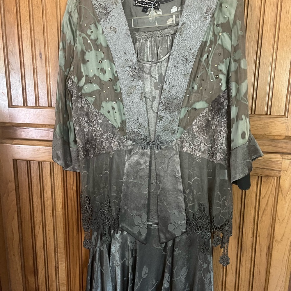 Ladies Party Dress - Picture 7 of 11
